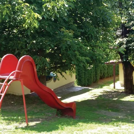 Semesterbostad Five-bedroom Holiday In *